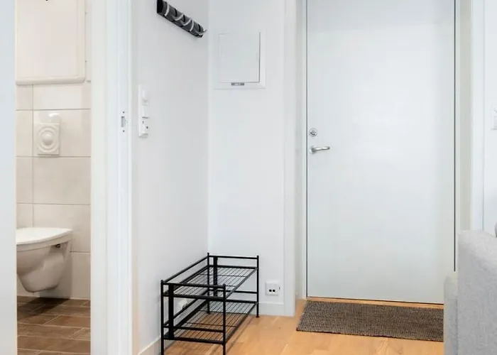 Spacious 2-room In The Center, Easy Access To Everything Lägenhet